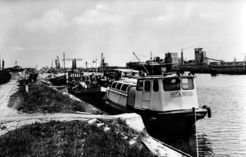 Zijlvest met Parlevinkerbootje Vita Nova.jpg